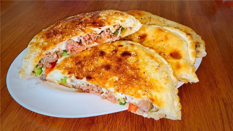 طريقة عمل الحواوشي باللحمة والجبن الموتزاريلا
