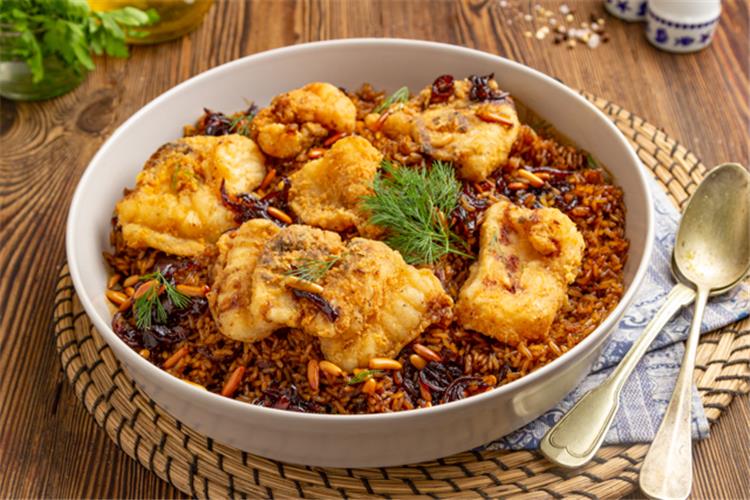 طريقة عمل سمك فيليه مقرمش مع أرز صيادية