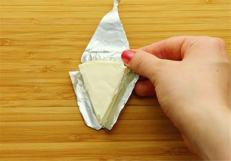طريقة عمل الجبنة المثلثات