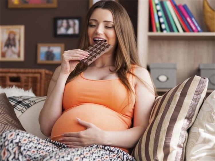 فوائد أكل الشوكولاتة للحامل