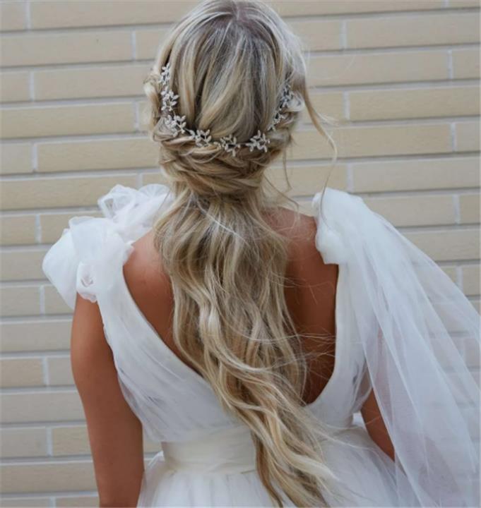 وصفات طبيعية لتطويل شعر العروس قبل شهر من الزفاف