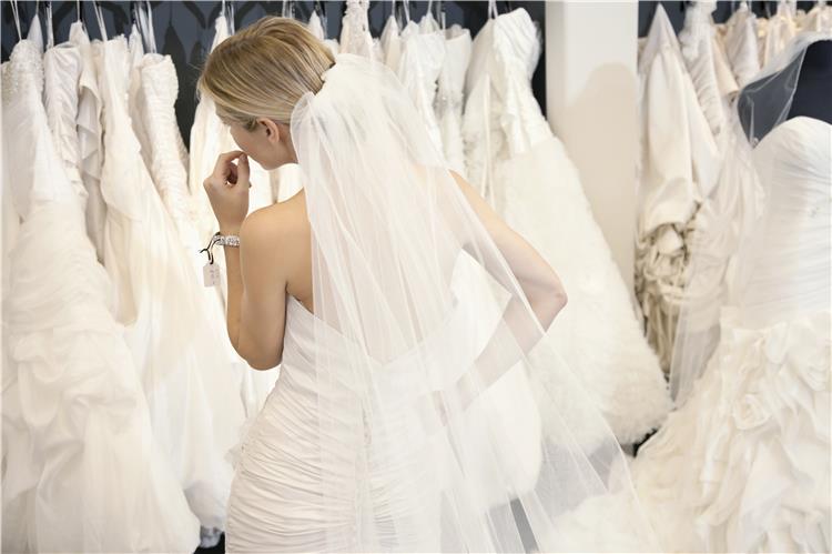 أخطاء شائعة عند اختيار فستان الزفاف