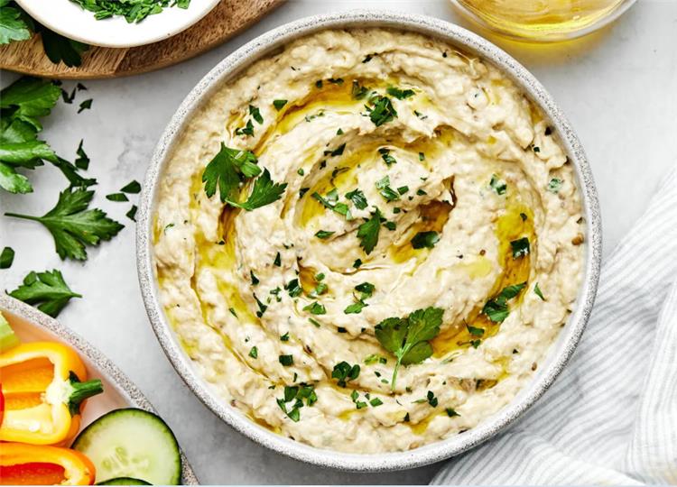 طريقة عمل بابا غنوج بالطحينة والبقدونس