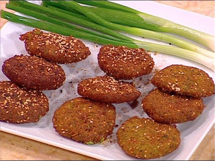 طريقة عمل الطعمية البيتي بالخطوات التفصيلية
