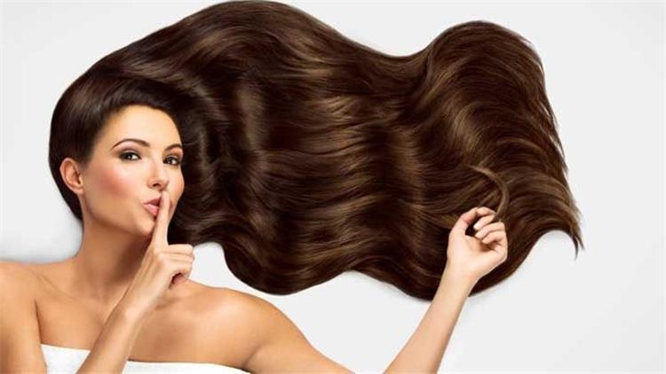 10 وصفات طبيعية لتطويل الشعر وتكثيفه وتنعيمه في وقت قياسي