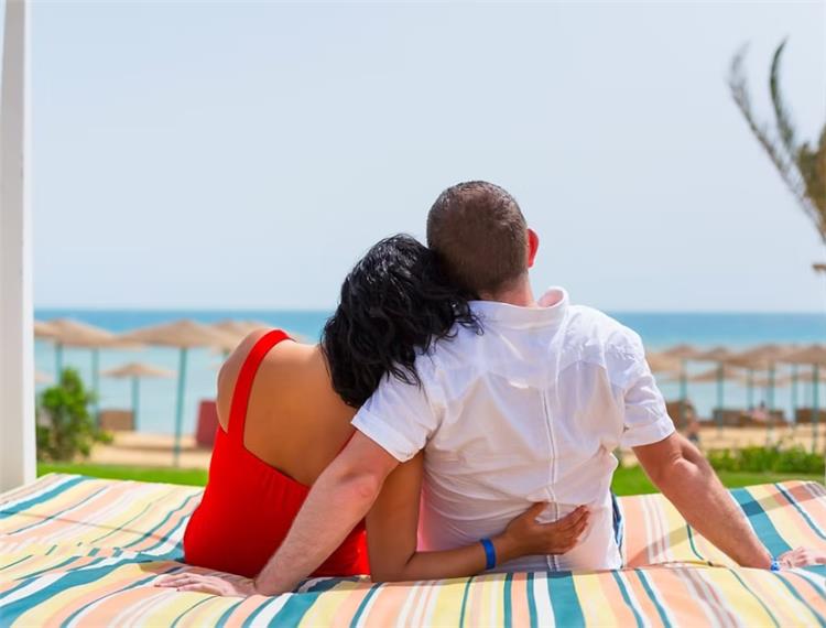 شهر العسل بعد الزواج مباشرة أم بعد فترة؟