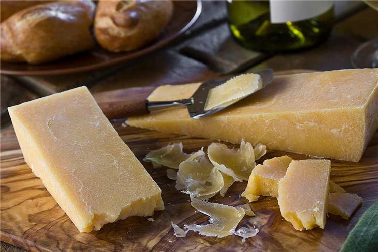 طريقة عمل الجبنة الرومي بالنشا