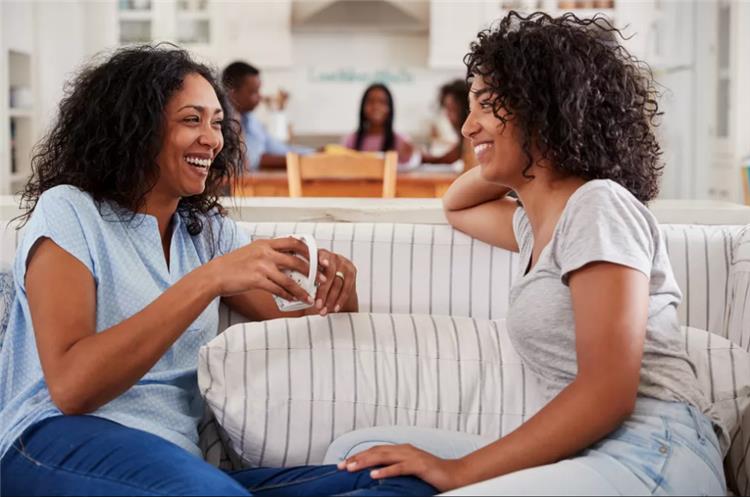 8 نصائح لبناء علاقة قوية بين الأم وابنتها في مرحلة المراهقة