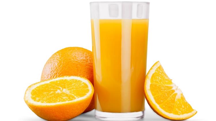 كيف يدعم عصير البرتقال صحة العظام والوقاية من الهشاشة 
