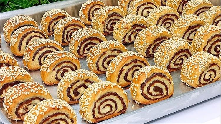 طريقة عمل المنين بالعجوة بأشكال مختلفة