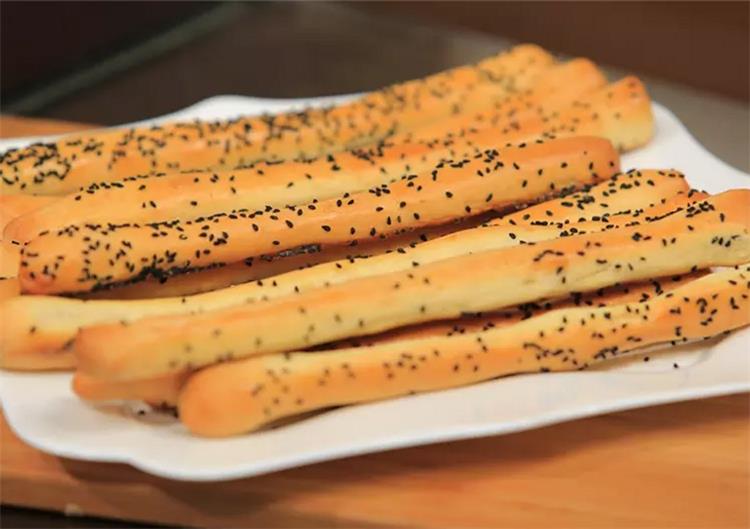 طريقة عمل البقسماط زي المخابز