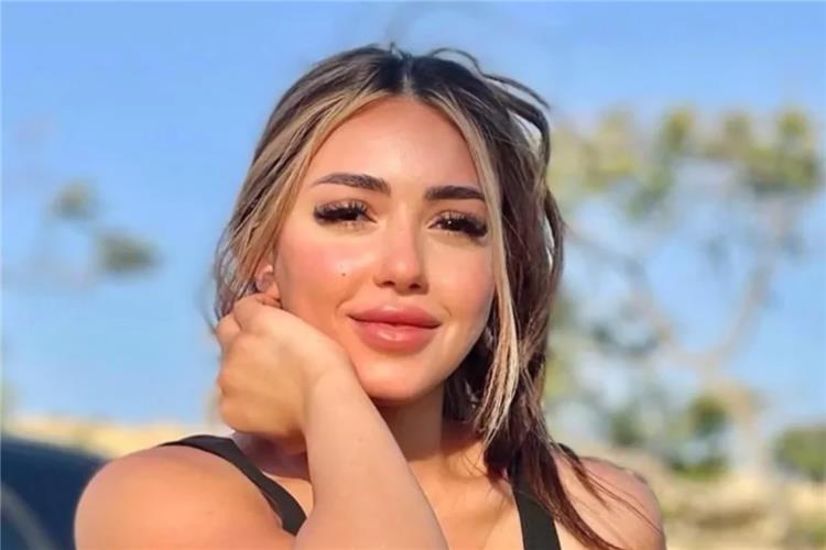 سارة سلامة تشعل السوشيال ميديا بفوتوسيشن من باريس