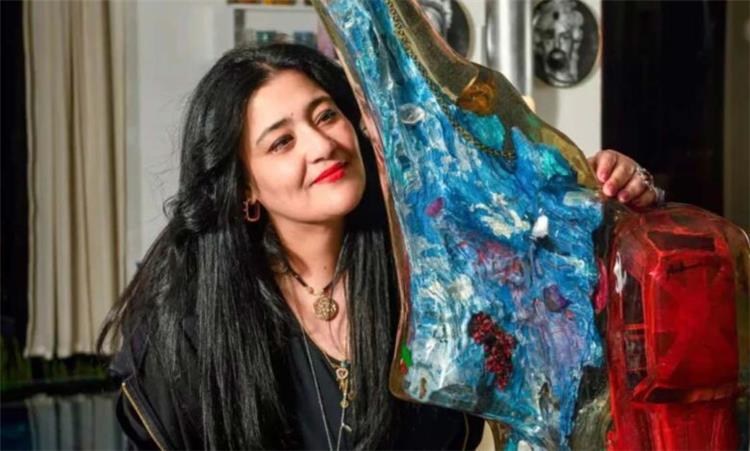 شاليمار شربتلي تخرج عن صمتها وتفتح النار على مرتضى منصور