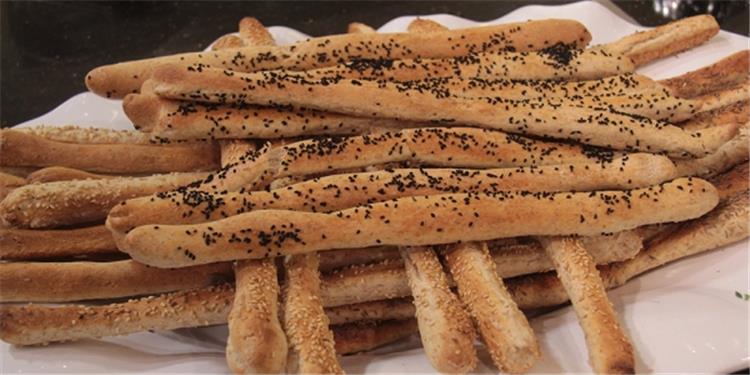 طريقة عمل البقسماط بحبة البركة