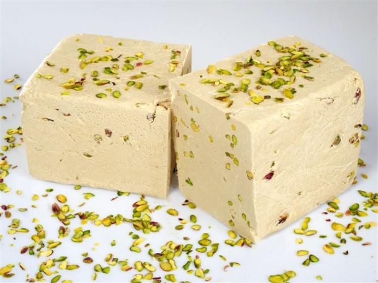 طريقة عمل الحلاوة الطحينية في المنزل زي المحلات