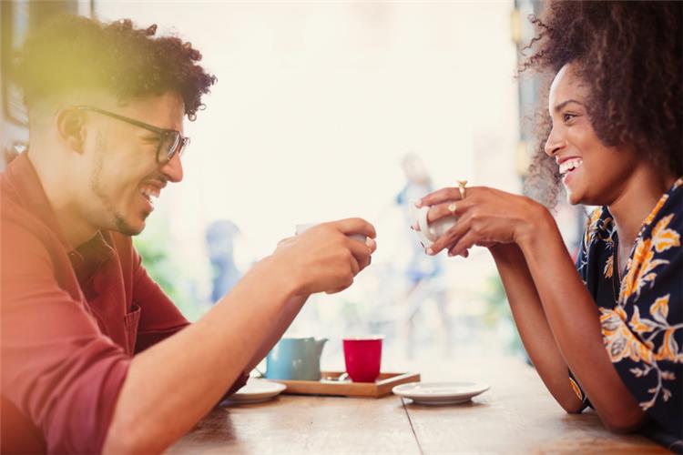 نقاط يمكن مناقشتها في أول مقابلة غرامية مع شريكك المستقبلي