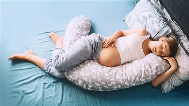 نصائح فعالة لنوم جيد في الشهور الأخيرة من الحمل