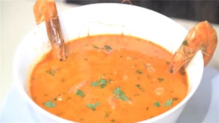 طريقة عمل شوربة الجمبري الباردة