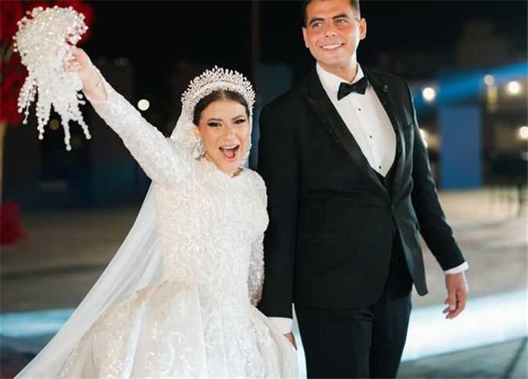معلومات جديدة عن دينا هشام تكشفها هبة قطب لأول مرة بعد حفل زفافها المث