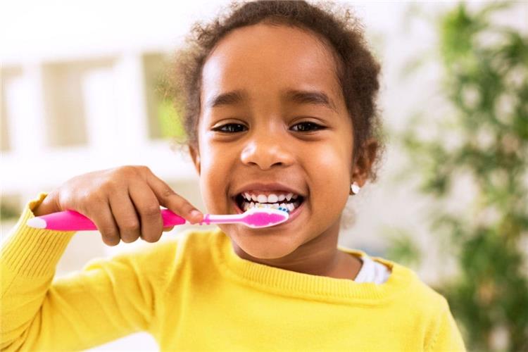 نصائح لبدء العناية بأسنان الأطفال