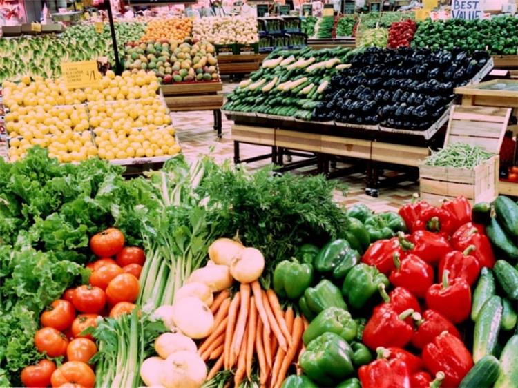 أسعار الخضار والفاكهة واللحوم 
