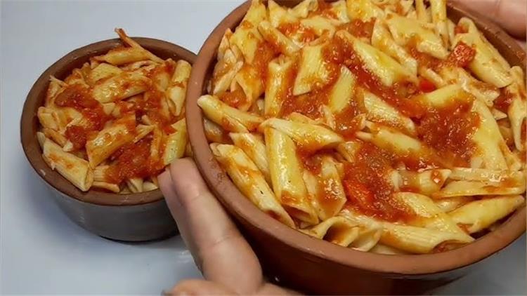 طريقة عمل مكرونة بصلصة الكشري مع صدور الدجاج