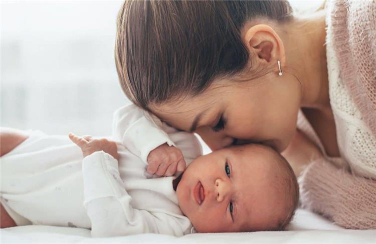 10 نصائح هامة للأمهات بعد الولادة