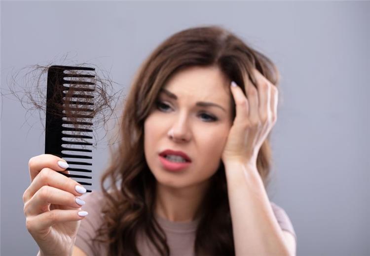 أضرار الروكتان على الشعر