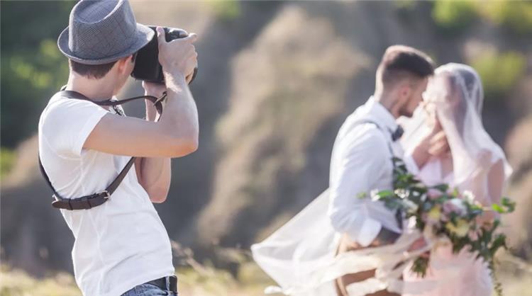 أسباب تجعل العرائس بحاجة لمصور محترف في حفل الزفاف