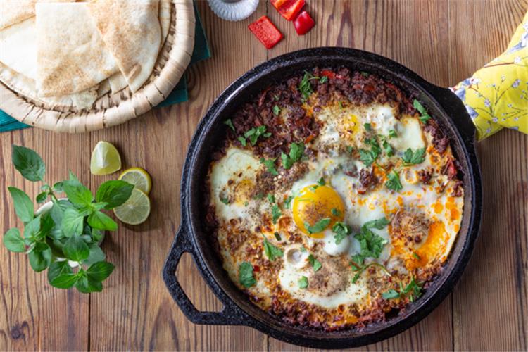 طريقة عمل الشكشوكة باللحمة المفرومة