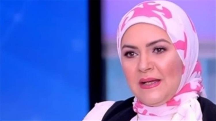 منال عبد اللطيف تثير الجدل بكلامها عن الحجاب وتراجعها عنه "ربنا يهدي