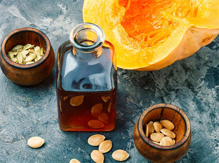فوائد زيت القرع للمسالك البولية