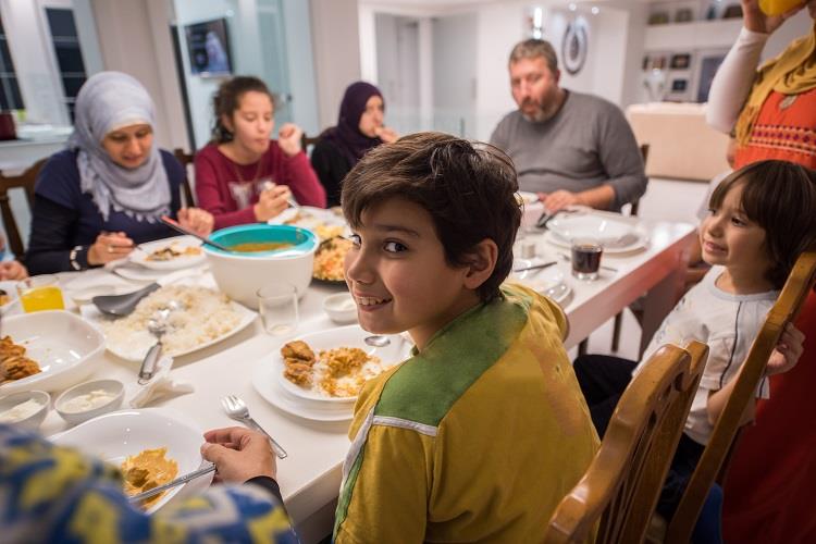 كيف تدربين أطفالك على صيام رمضان