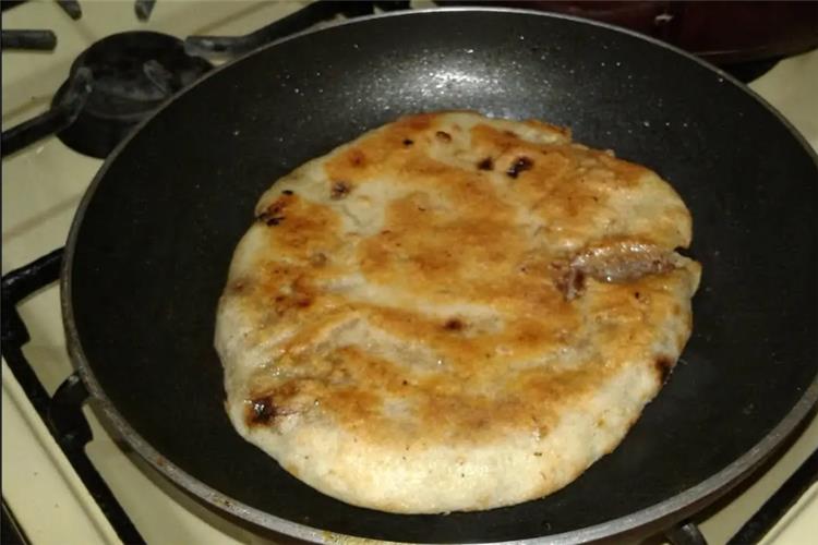 طريقة عمل حواوشي الطاسة البلدي