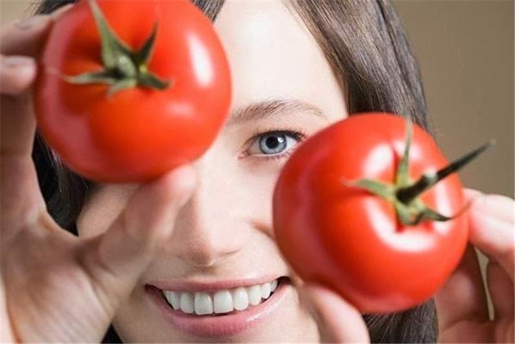 فوائد الطماطم لعلاج مشاكل البشرة
