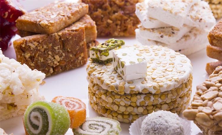 أضرار الإكثار من تناول حلاوة المولد على البشرة
