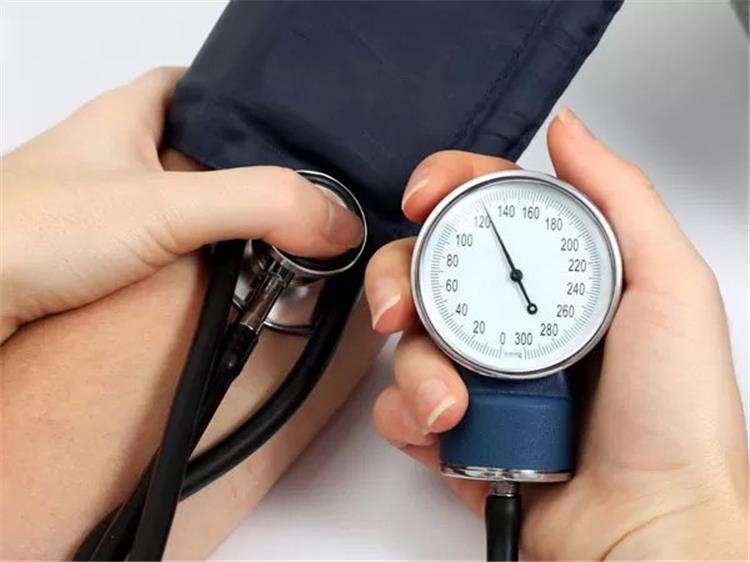 الثوم وجوز الهند يخفضان ضغط الدم المرتفع