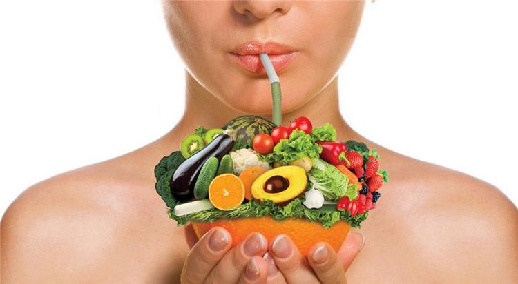 الأطعمة التي تساعد على تحسين صحة البشرة