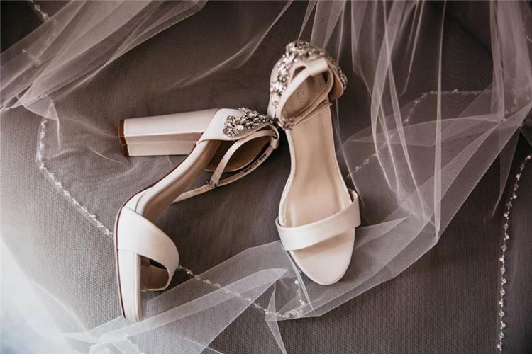 مواصفات حذاء الزفاف المثالي للعروس الأنيقة