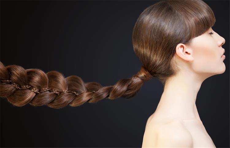 6 وصفات طبيعية لتطويل الشعر