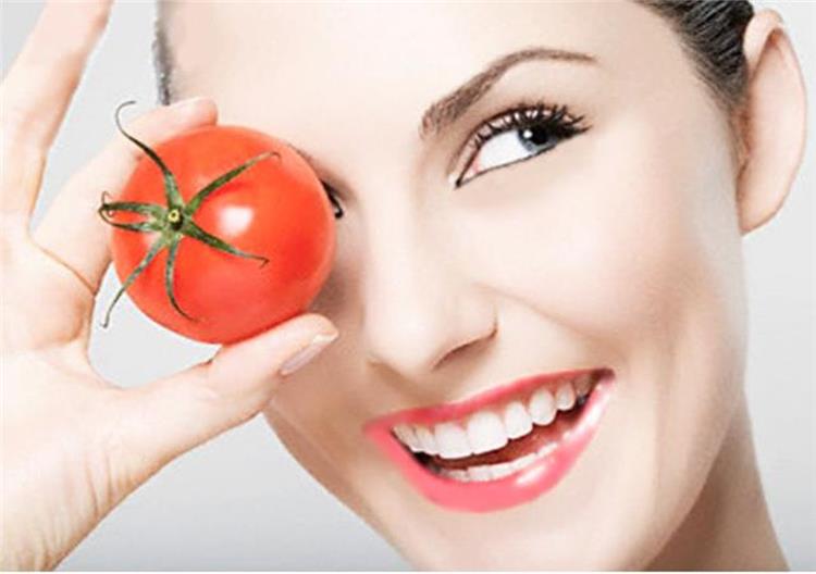 ماسكات الطماطم لبشرة نضرة خالية من العيوب