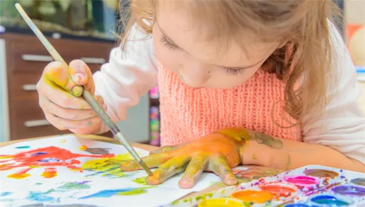 كيف تكتشفي مواهب طفلك في سن مبكرة؟