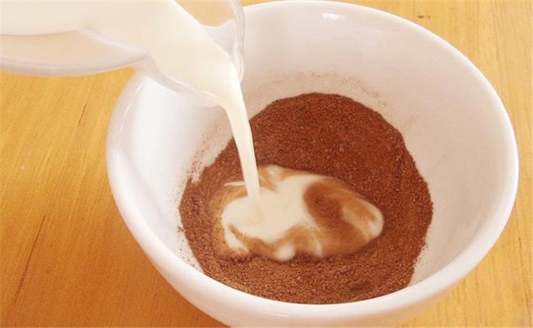 ماسك القهوة بالحليب لبشرة نضرة في رمضان