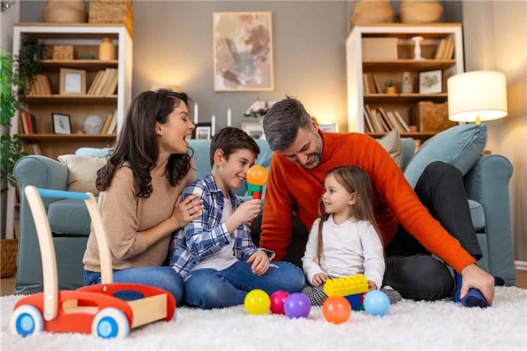 نصائح للأهل.. كيف تدعمون تنمية مهارات أطفالكم يومياً؟