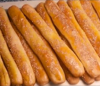 طريقة عمل البقسماط بالدقيق السيمولينا مقرمش وخفيف وبمكونات بسيطة