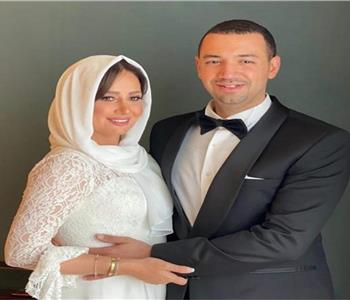 حلا شيحة تعلق لأول مرة على كثرة زواج وطلاق زوجها معز مسعود!