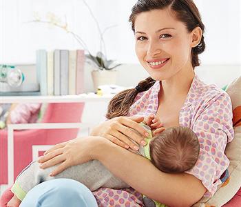 فوائد الرضاعة الطبيعية ودورها بعد الولادة القيصرية