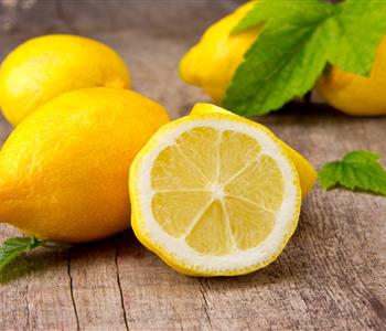 10 استخدامات غير معروفة لليمون فى البيت