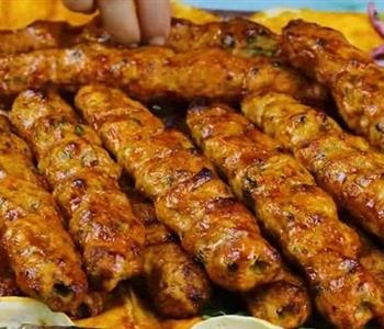 طريقة عمل كفتة الدجاج مع سلطة بابا غنوج بالزبادي والحمص