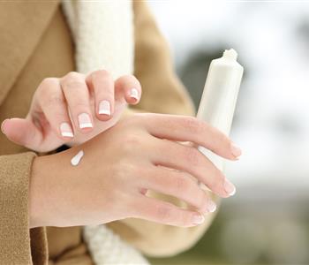 7 نصائح لحماية اليدين في الشتاء